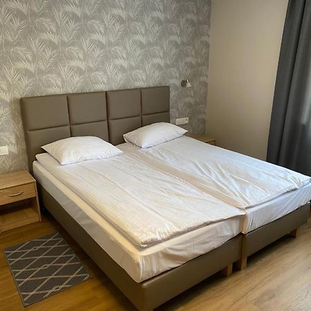 Bed and Breakfast Gracja Varsovia Exterior foto